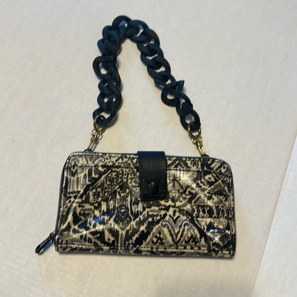 Wallet style purse with removable handle excellent condition